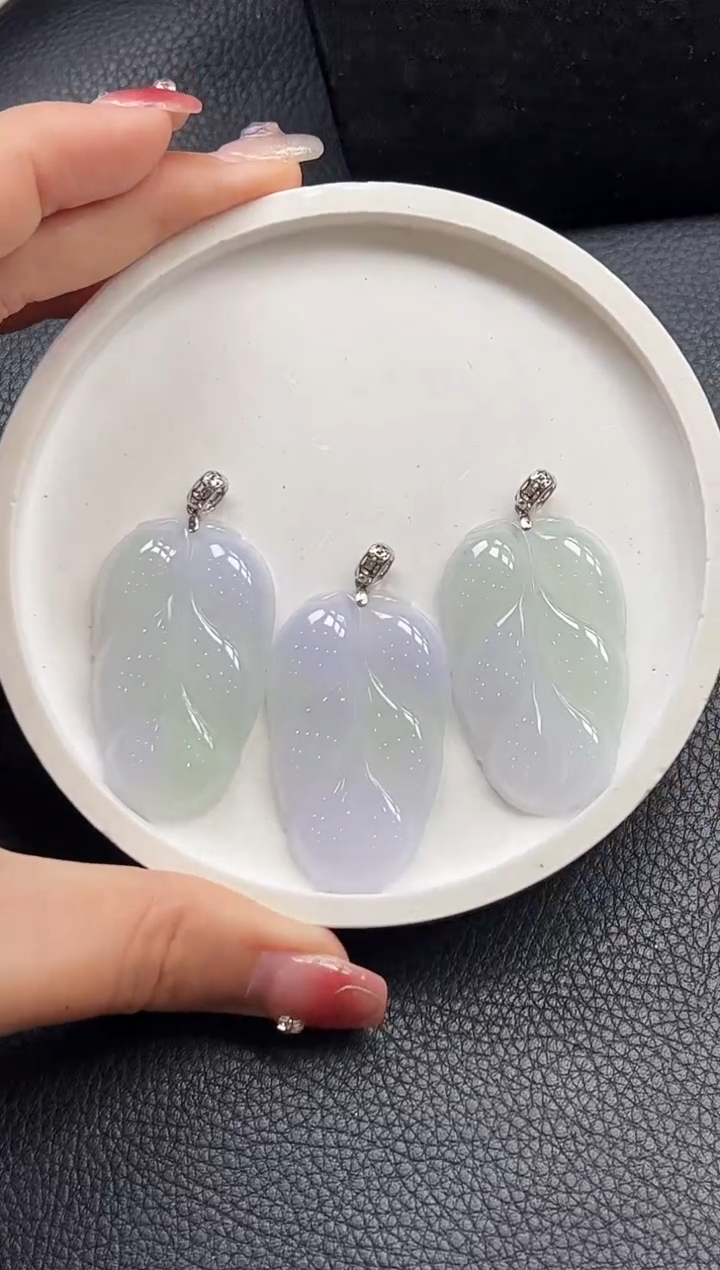 【闪购商品】翡翠颈饰18K金镶嵌叶子多样性发1件