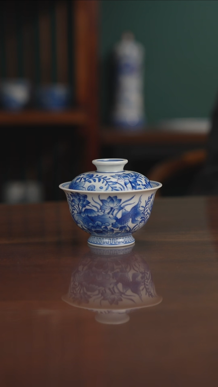 晓月窑青花荷花盖碗