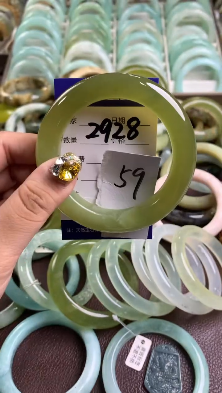 【闪购商品】蛇纹石玉手镯未镶嵌2928