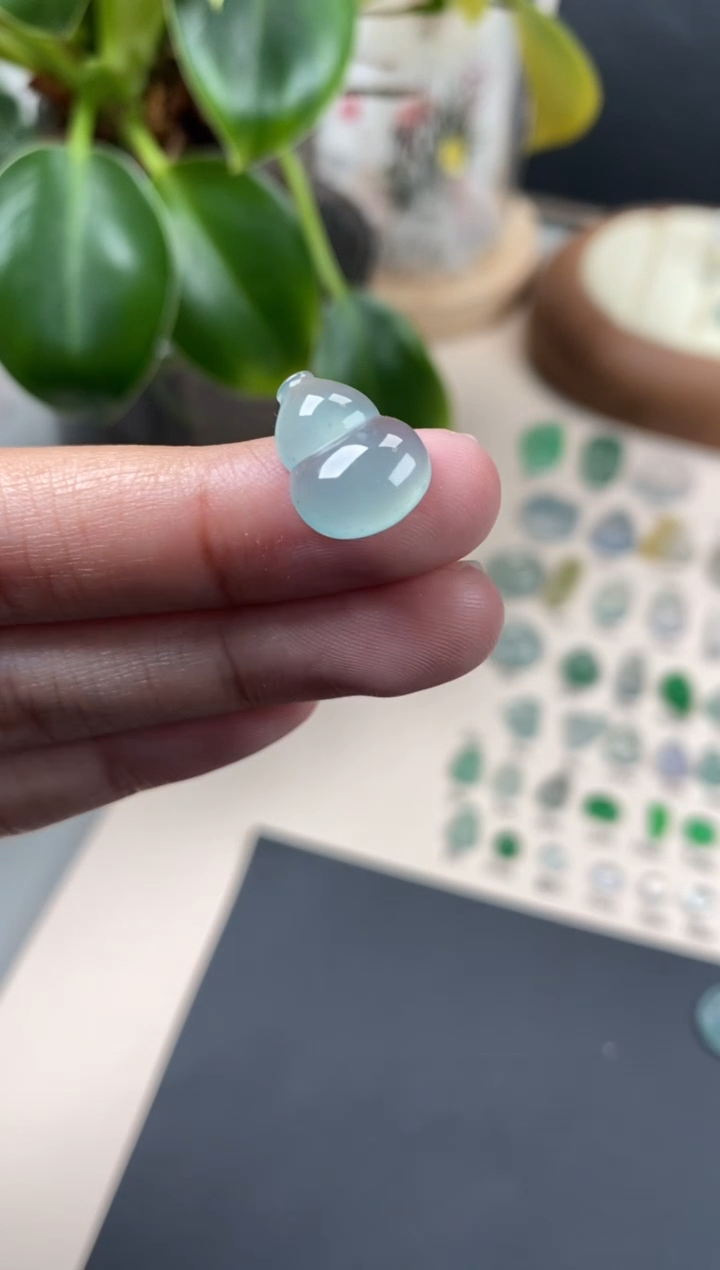 【闪购商品】翡翠颈饰未镶嵌翡翠冰晴葫芦