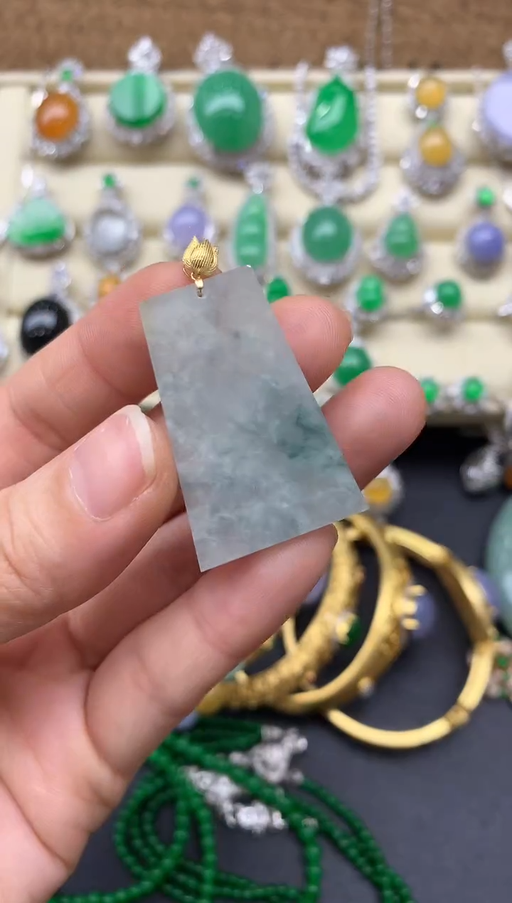 翡翠18K金镶嵌颈饰95-中国好珍宝