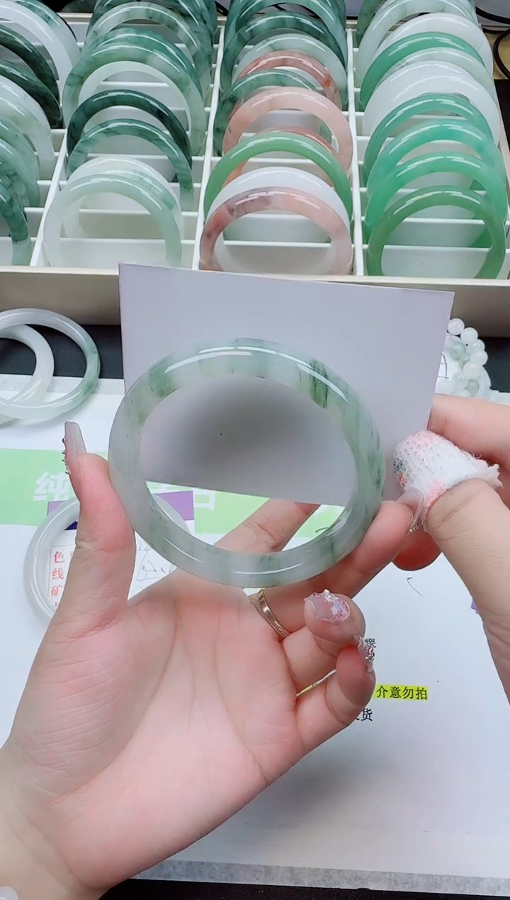 【闪购商品】石英质玉手镯未镶嵌187/62-63圈