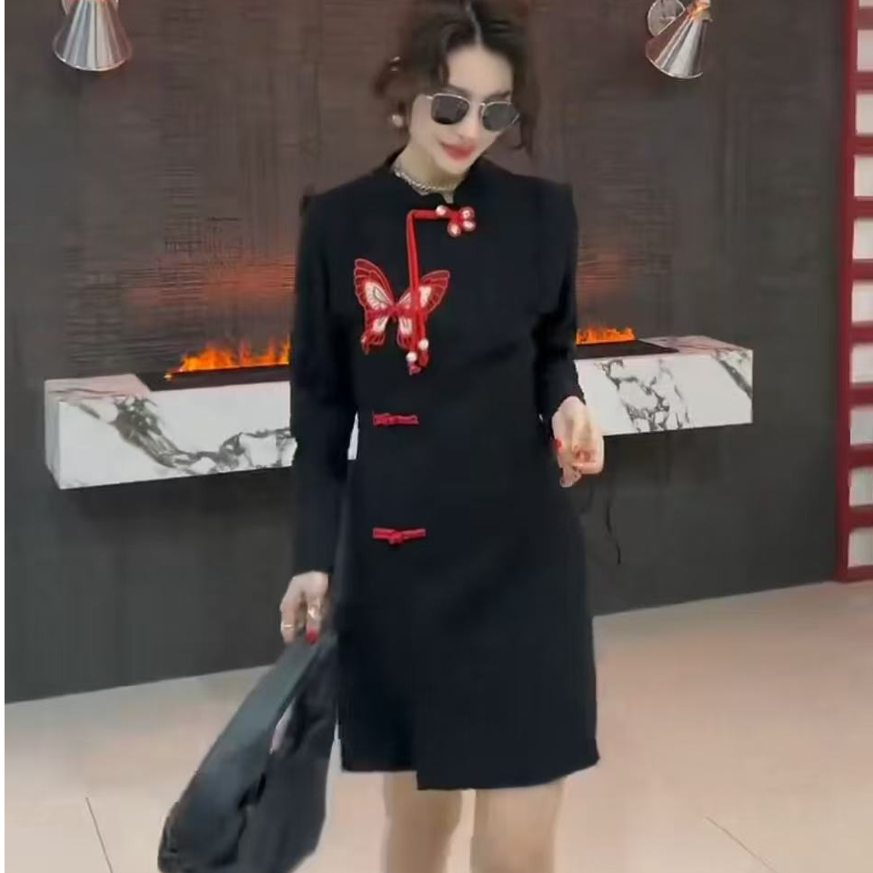 3325 蝴蝶复古新中式连衣裙黑色时尚气质秋冬长袖显瘦