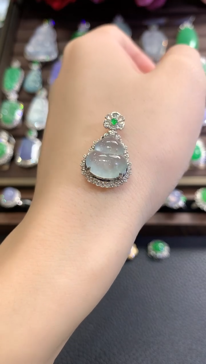 吊坠(不含链)18K金镶嵌翡翠秋日珠宝W48