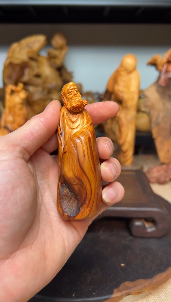 柏木（崖柏）崖柏雕刻件