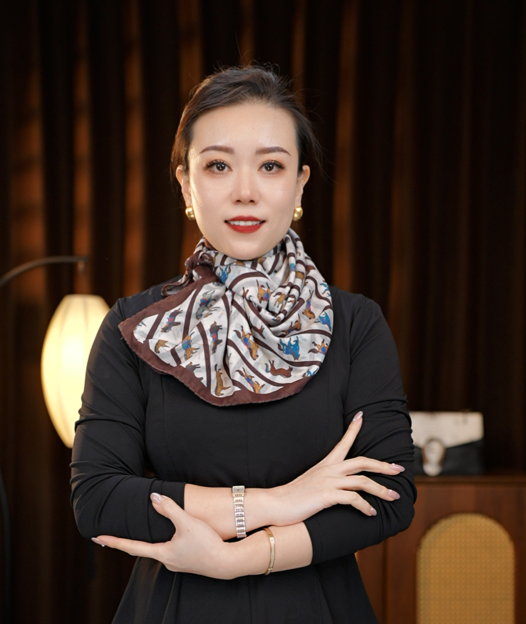 T917-【胜利小马车】丝绒矩阵小马升级版经典百搭方巾90*90