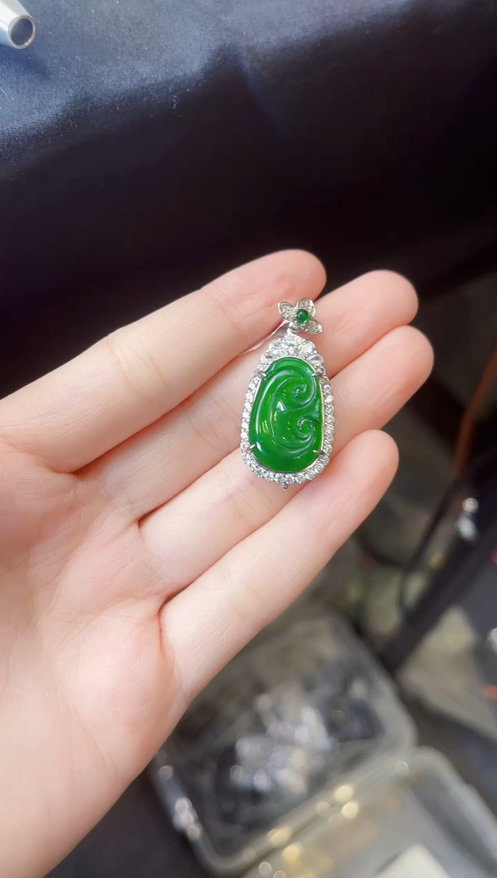 【闪购商品】翡翠颈饰银S925镶嵌如意吊坠