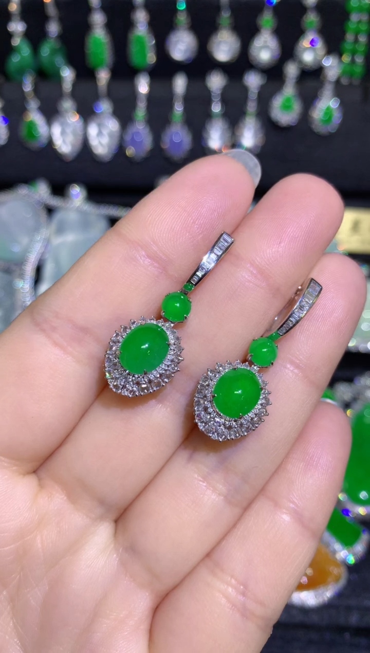 【闪购商品】翡翠耳饰18K金镶嵌高冰满绿双蛋面耳坠