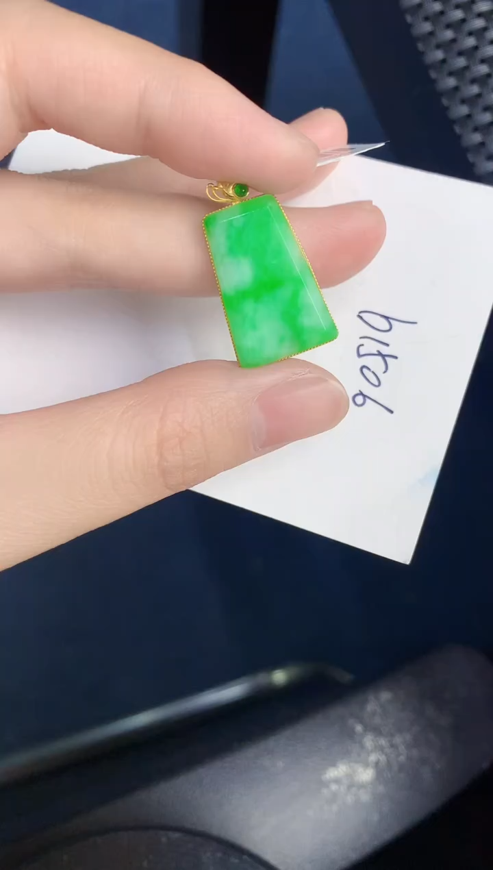 【闪购商品】翡翠颈饰18K金镶嵌000000000