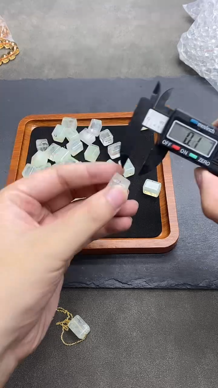 未镶嵌吊坠(不含链)水晶黄喜马方糖