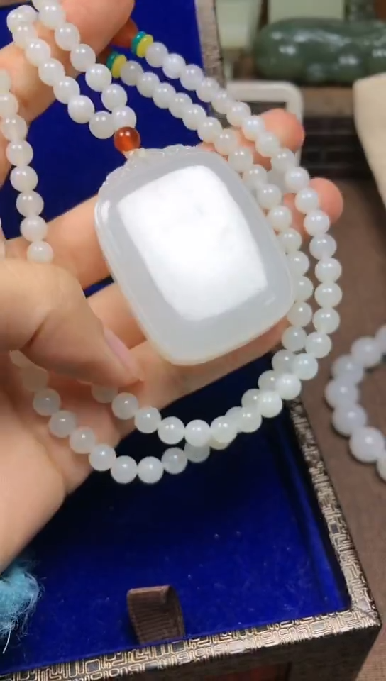 颈饰未镶嵌和田玉j****冬春