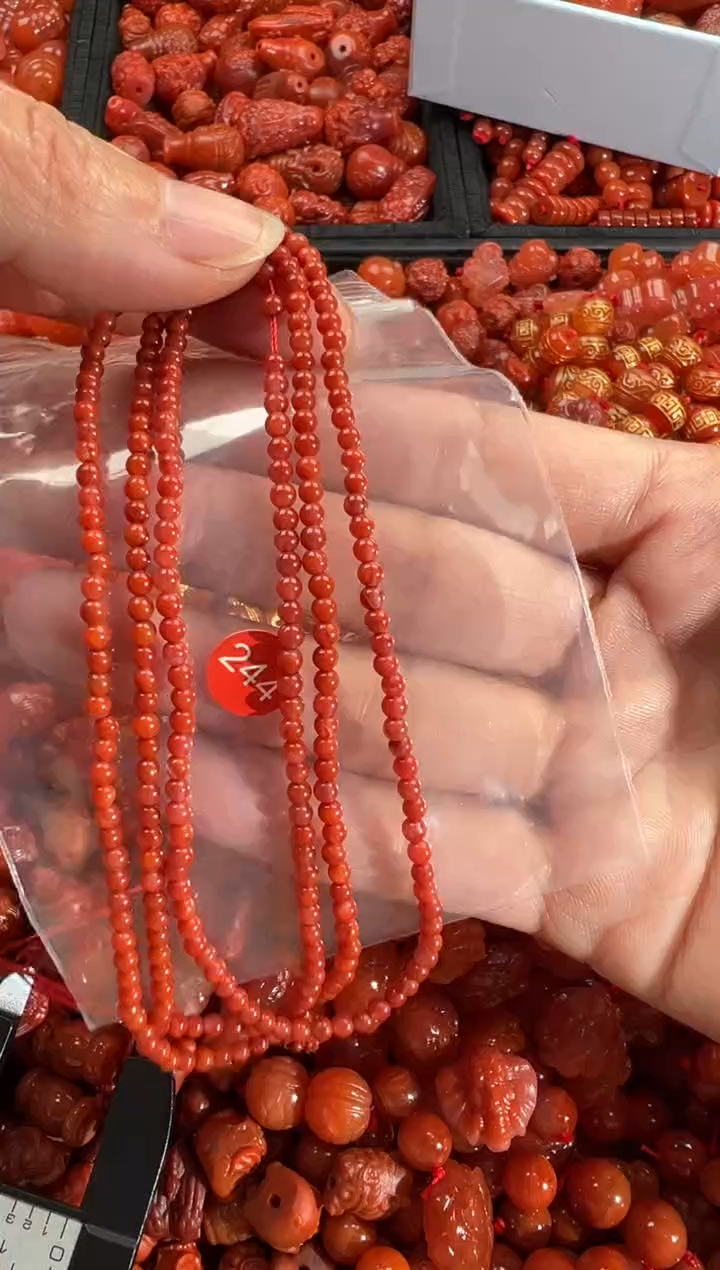 【闪购商品】南红玛瑙颈饰未镶嵌1