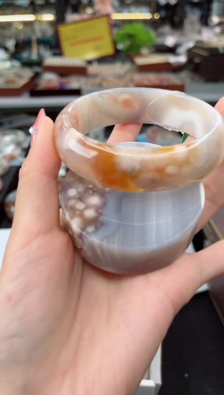 【闪购商品】石英质玉手镯未镶嵌63圈口（赠品镯心）3931440