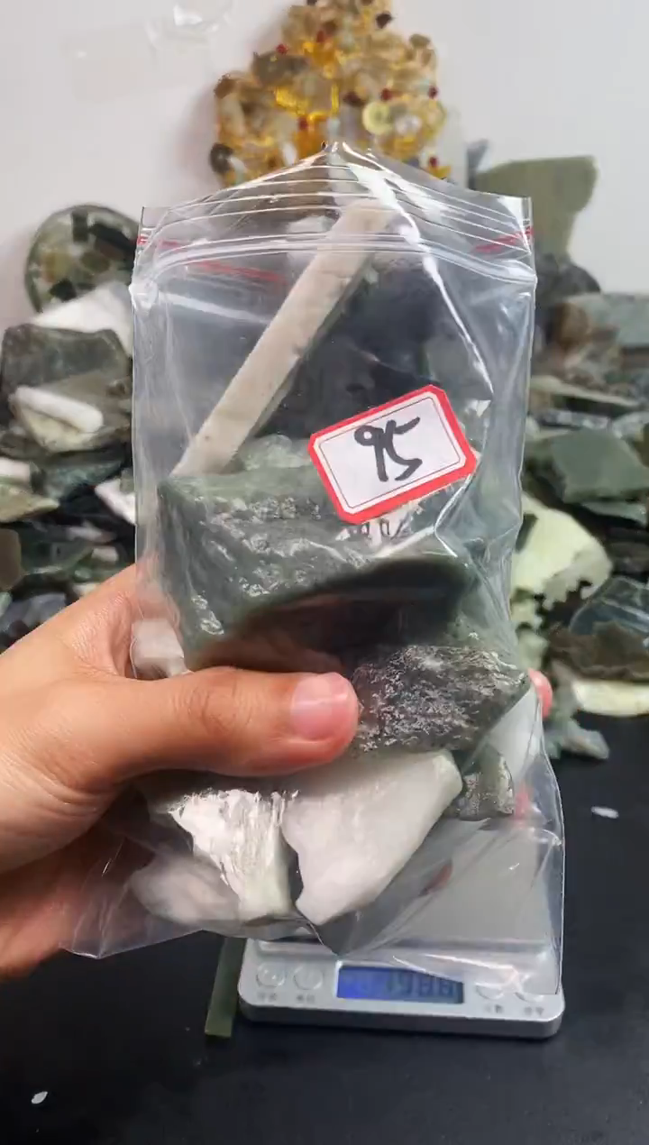 未镶嵌和田玉摆件95