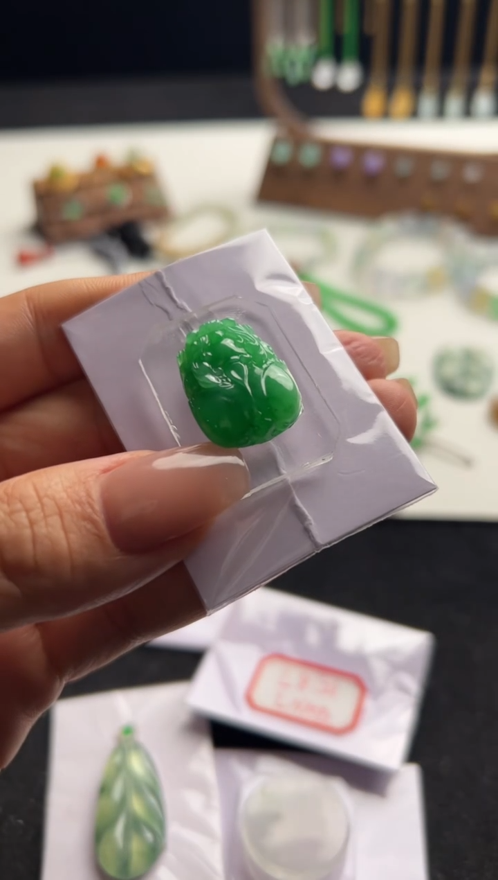 【闪购商品】定制翡翠未镶嵌绿貔貅17800+890-wwe114