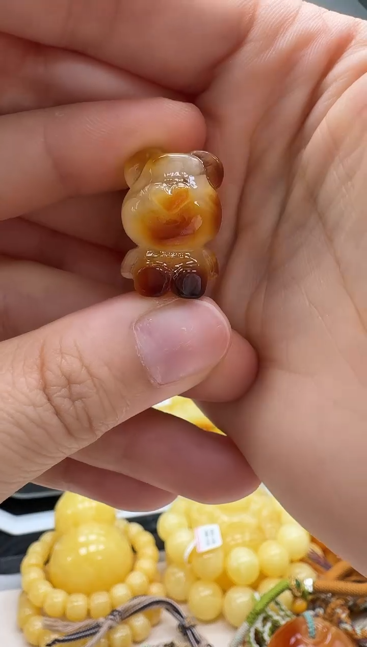 未镶嵌琥珀裸石特价有瑕