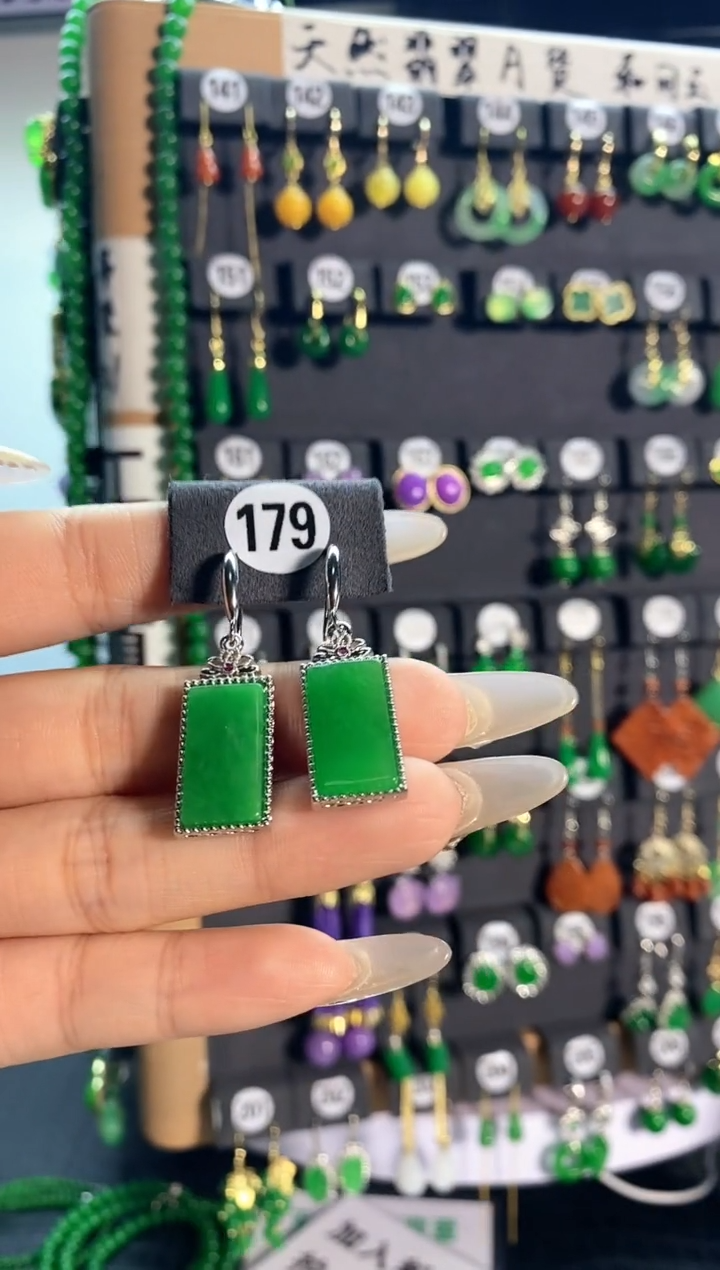 【闪购商品】翡翠耳饰银S925镶嵌179...