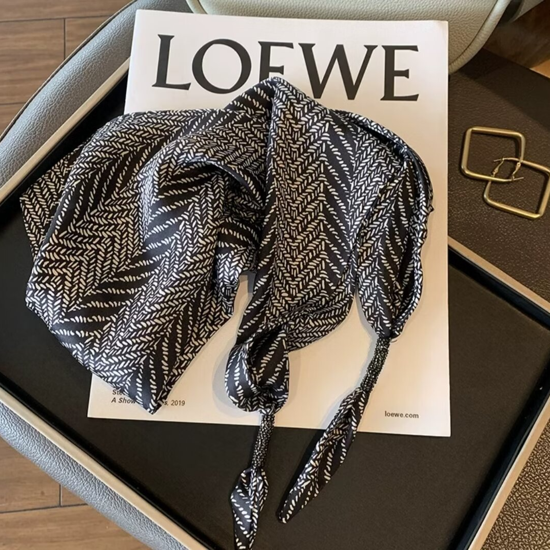 新款时尚复古双层三角巾缎面柔软丝滑护颈丝巾多功能装饰小披肩 