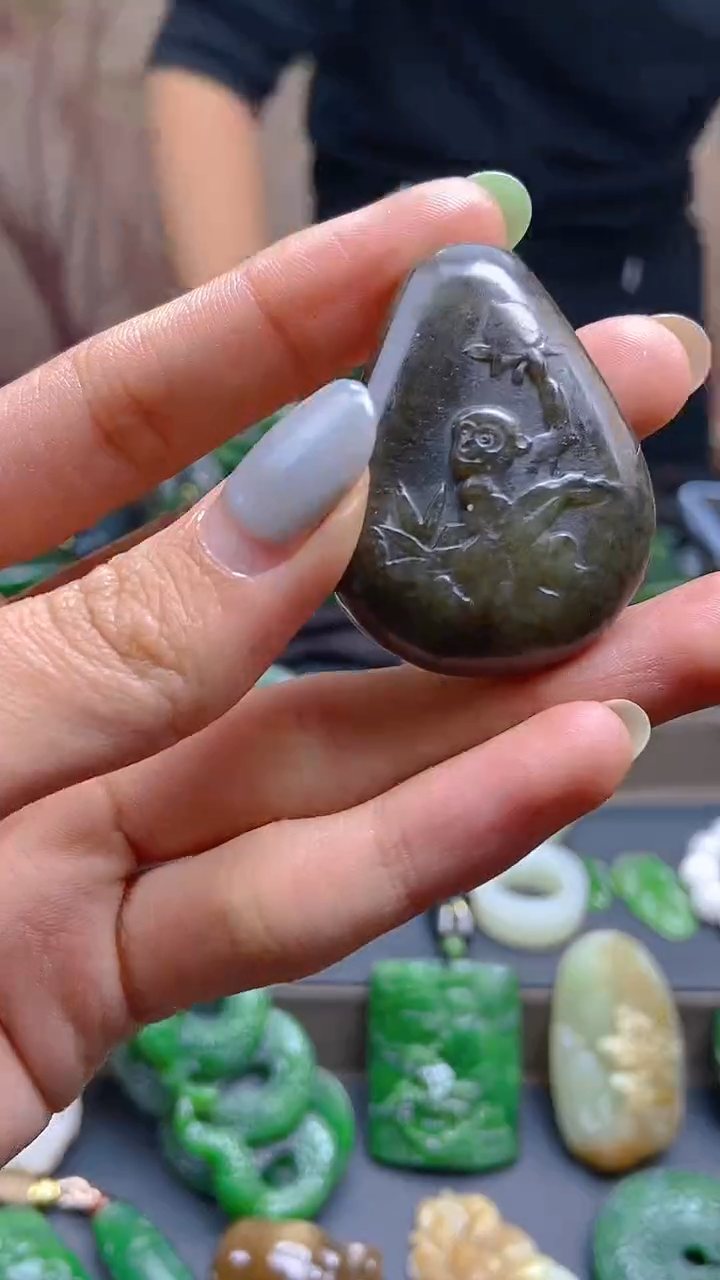 颈饰未镶嵌和田玉1