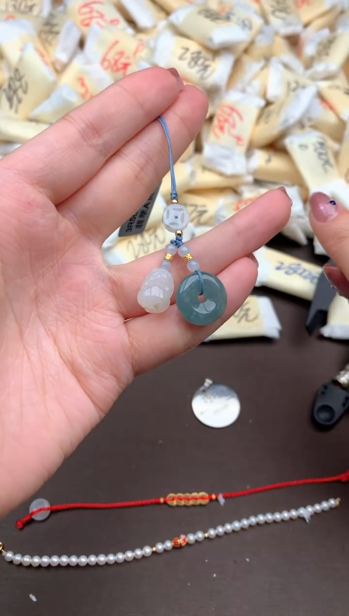 【闪购商品】翡翠挂件未镶嵌一