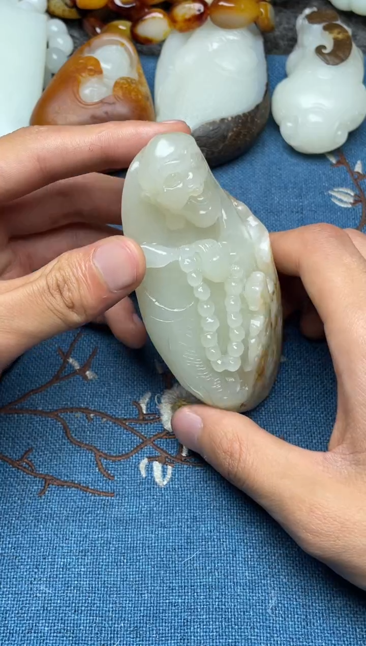 颈饰未镶嵌和田玉牛*?1