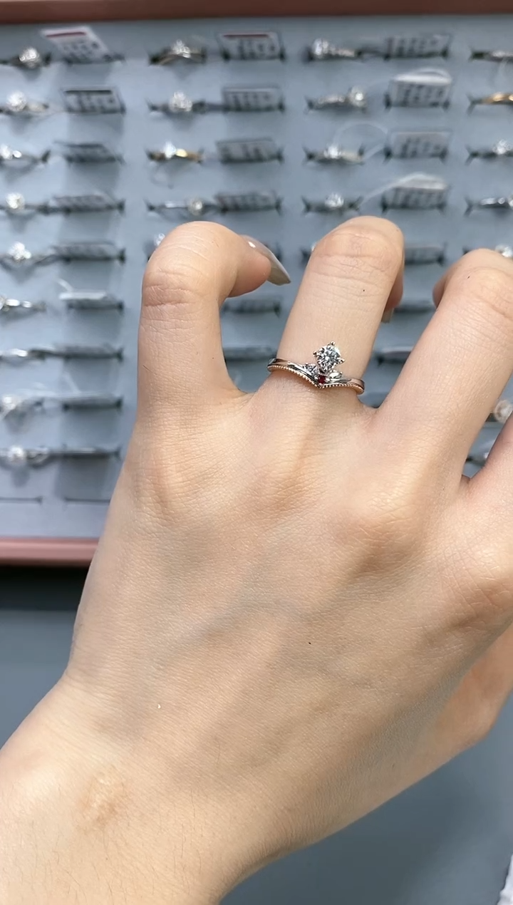 【闪购商品】钻石戒指/指环18K金镶嵌剪标不退换