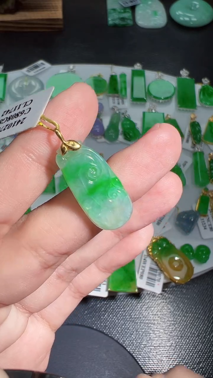 【闪购商品】翡翠挂件18K金镶嵌我