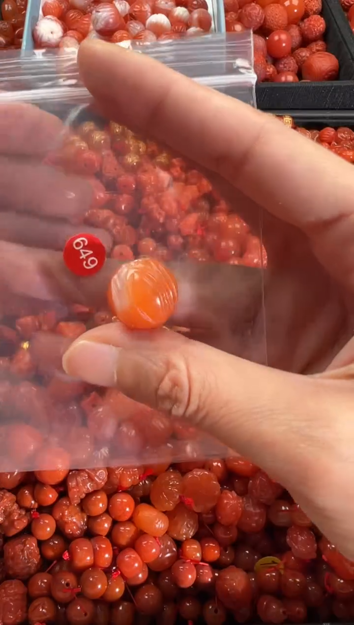 【闪购商品】南红玛瑙颈饰未镶嵌1