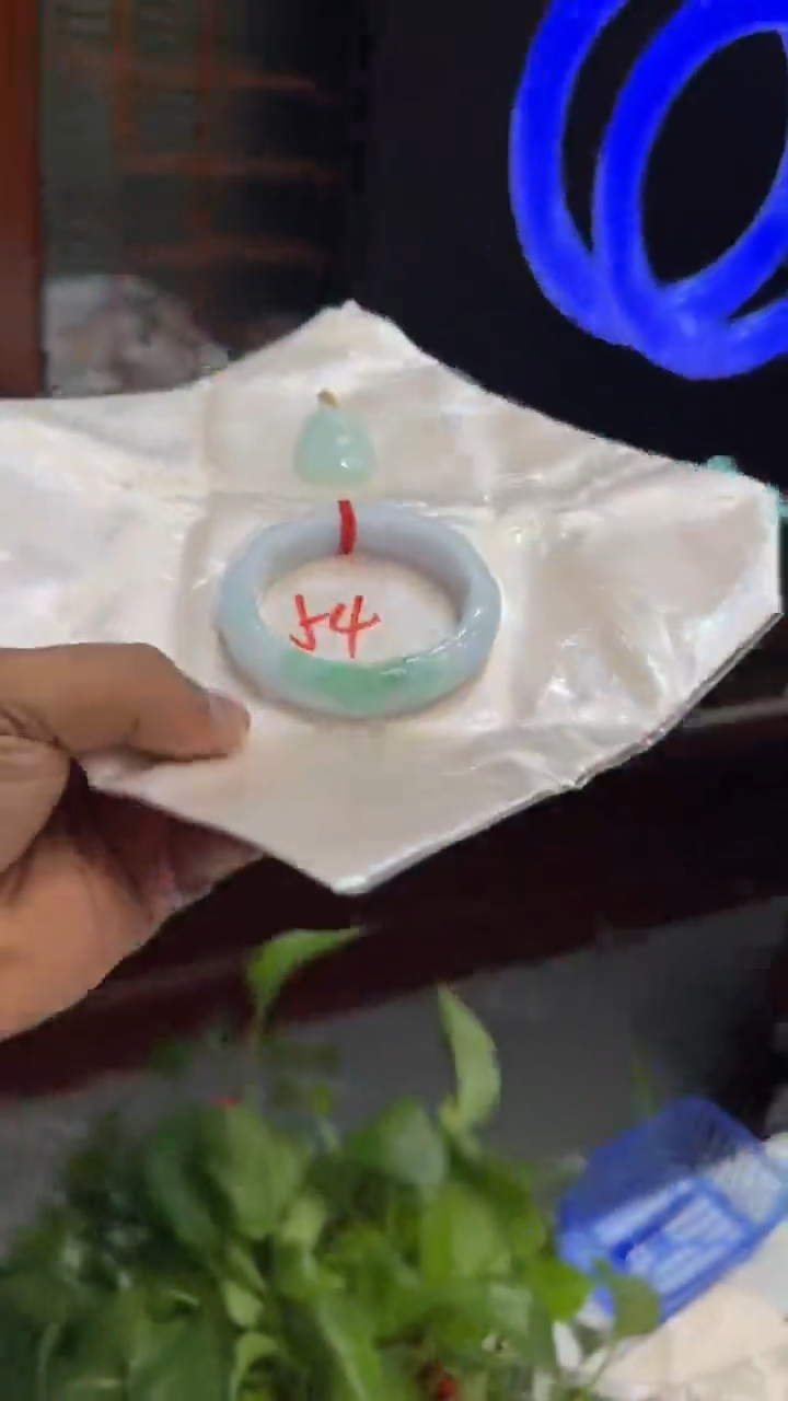 翡翠手镯未镶嵌手镯