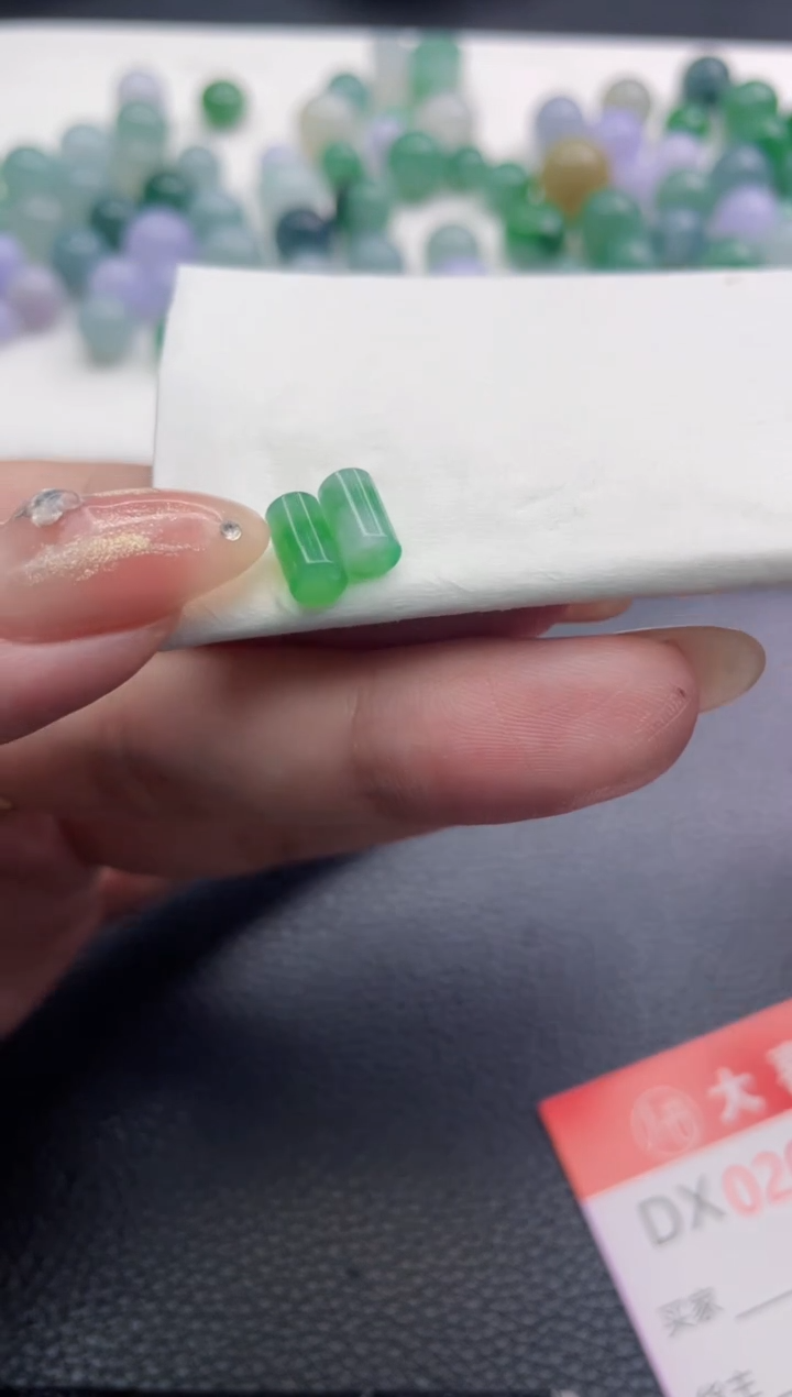 定制翡翠未镶嵌爱**理珠子