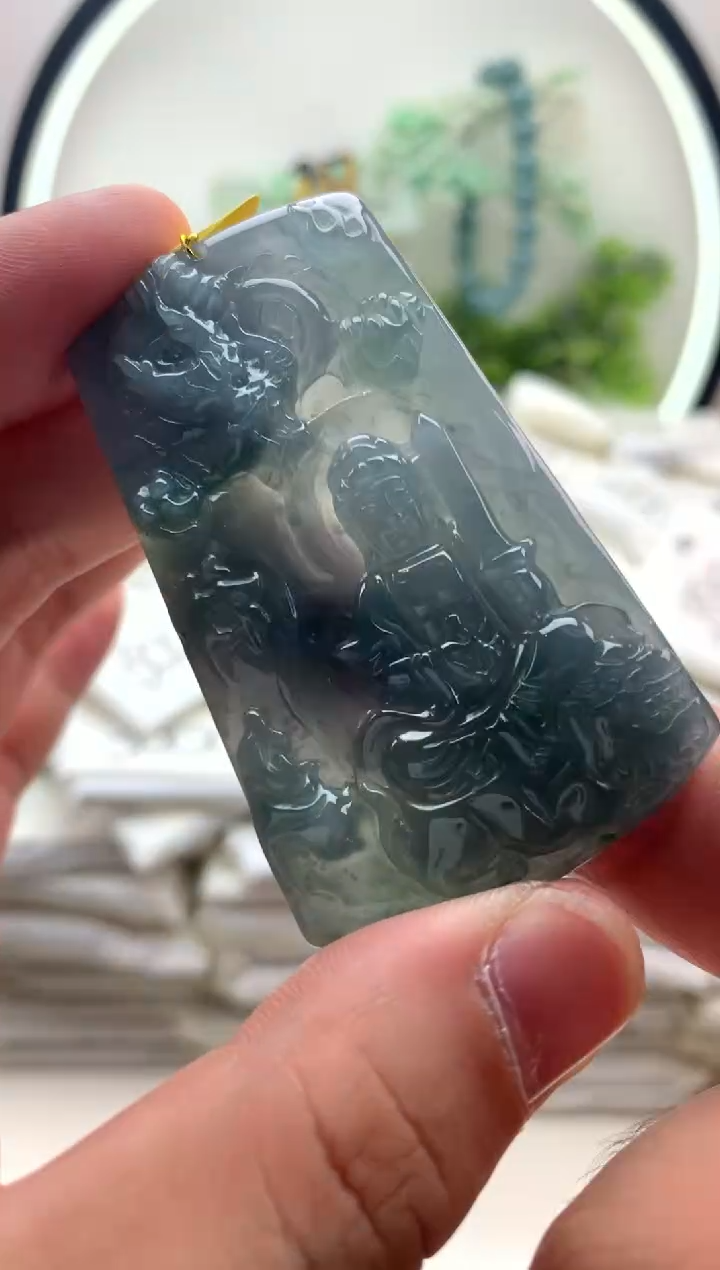 翡翠未镶嵌颈饰文殊