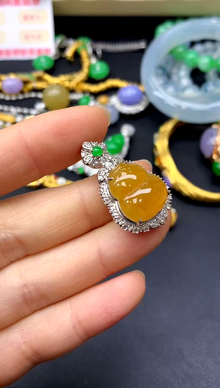 颈饰18K金镶嵌翡翠402-中国好珍宝