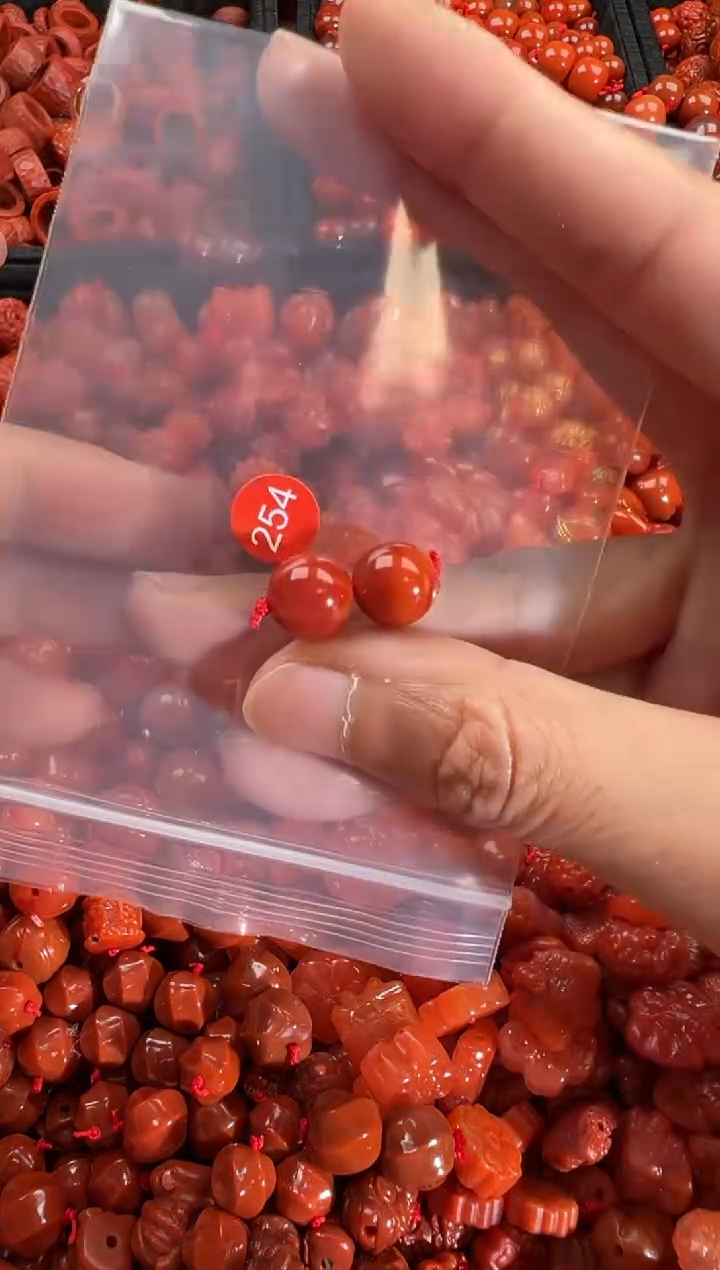 【闪购商品】南红玛瑙颈饰未镶嵌1