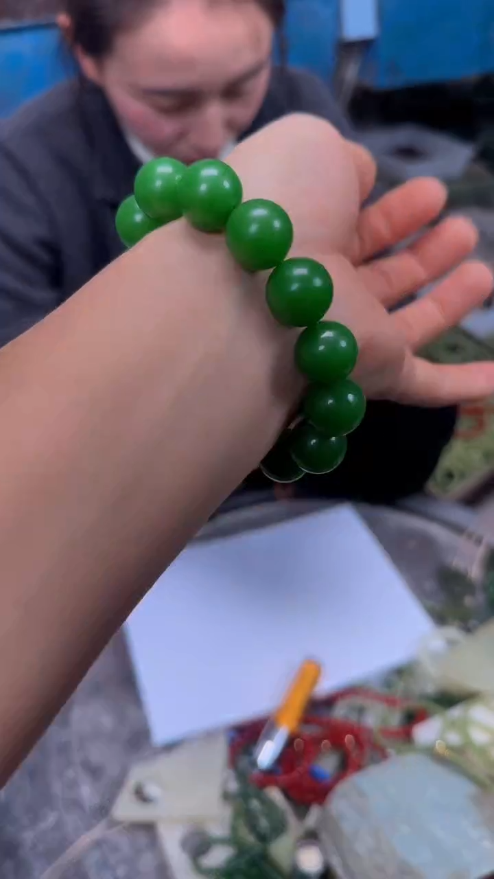 苹果绿卡16圆珠手串