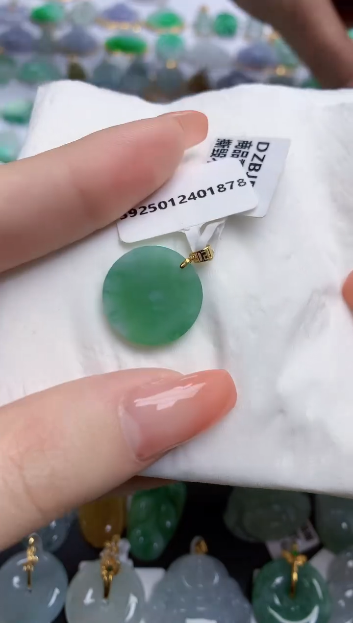 【闪购商品】翡翠颈饰18K金镶嵌天然缅甸翡翠A货