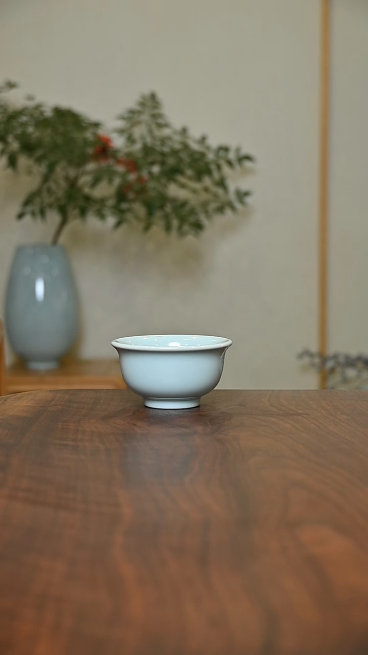 压手杯 天青 微瑕 朱晓辉款