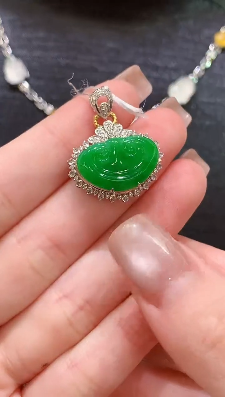 吊坠(不含链)18K金镶嵌翡翠SY多样性发其一