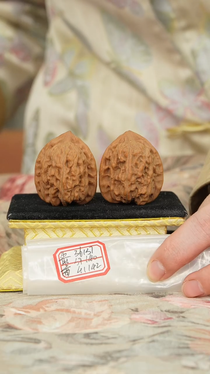 【闪购商品】文玩核桃把件赤龙鸡心