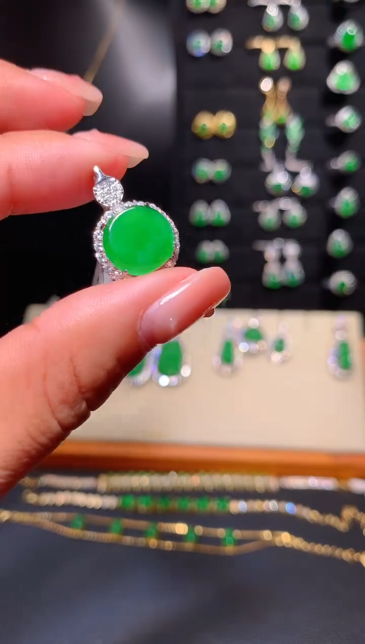 【闪购商品】翡翠颈饰银S925镶嵌吊坠