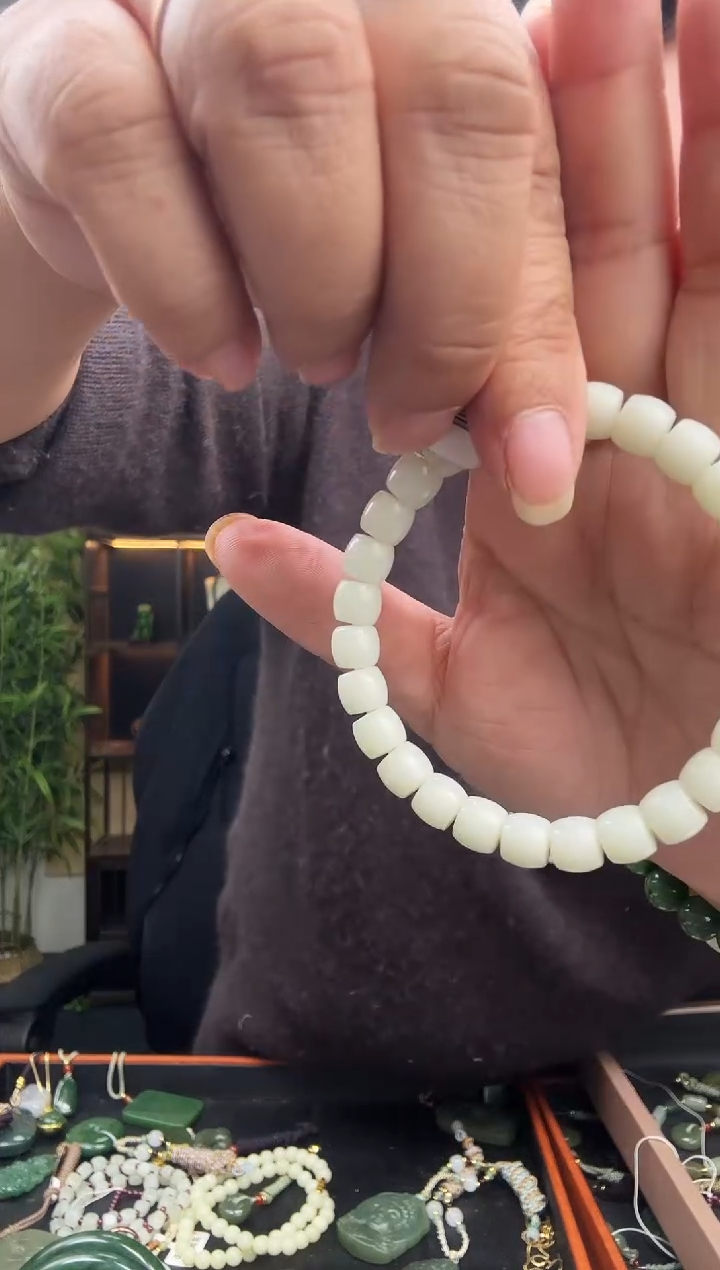 颈饰未镶嵌和田玉多样性发一 z136