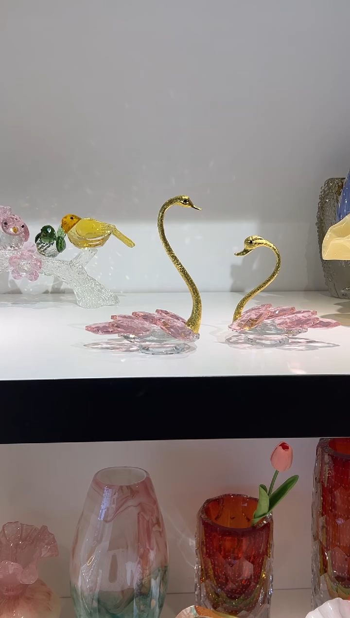 精致粉色小天鹅一对