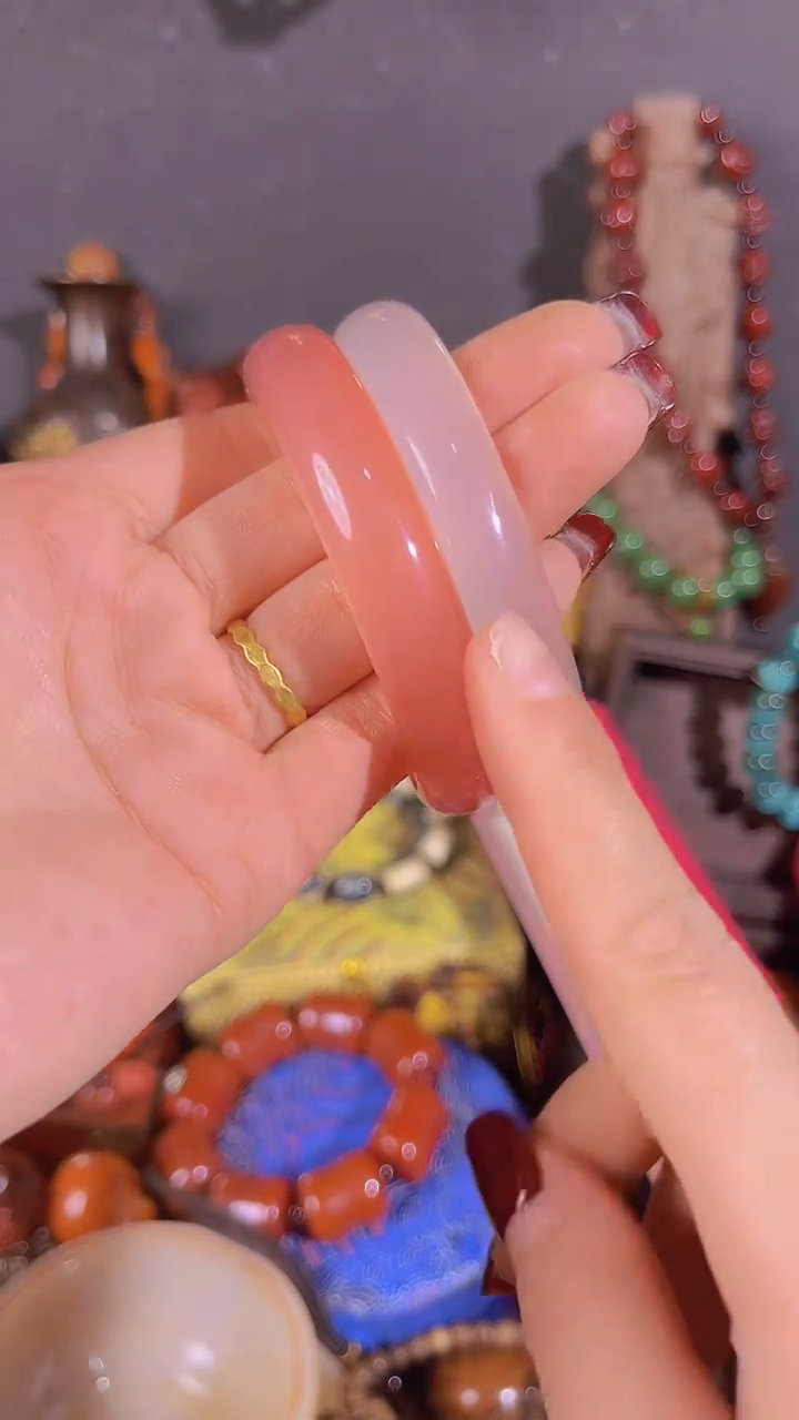 【闪购商品】和田玉挂件未镶嵌海芸母手镯一对