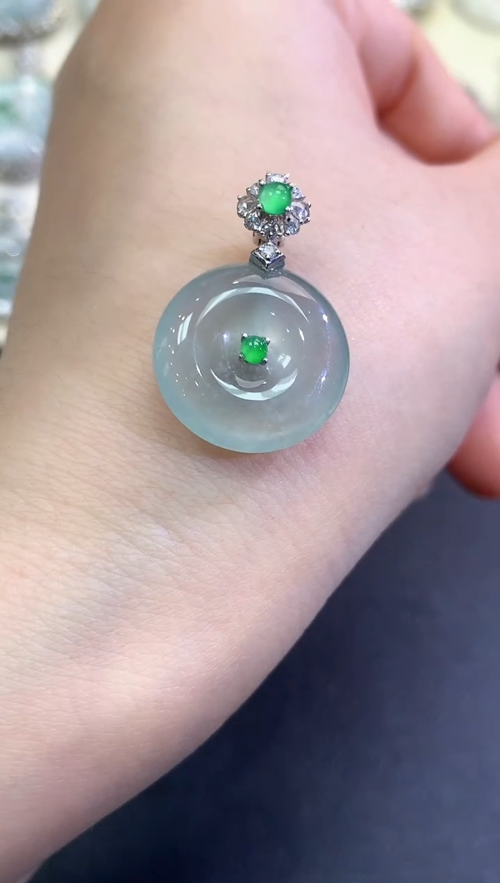 【闪购商品】翡翠颈饰18K金镶嵌B73