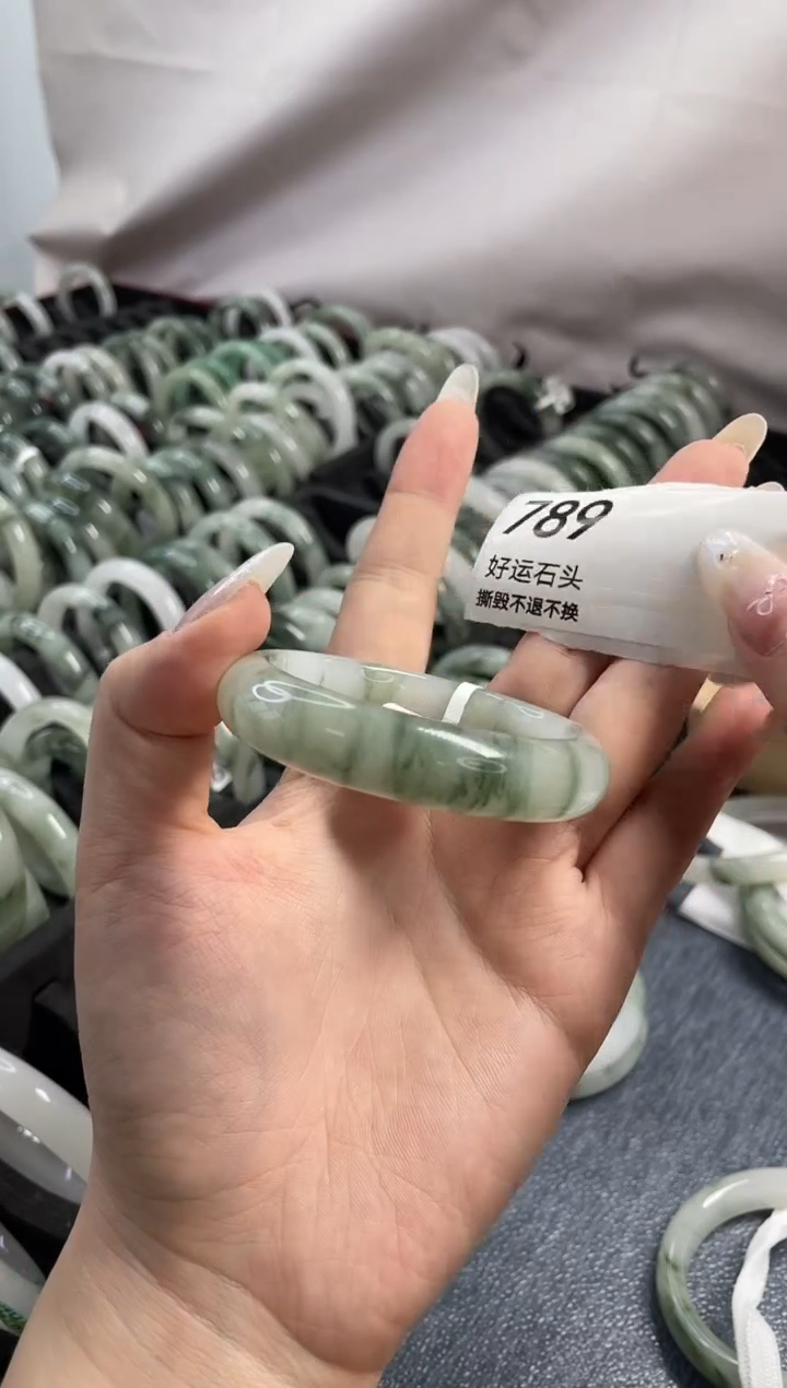 未镶嵌手镯石英质玉789