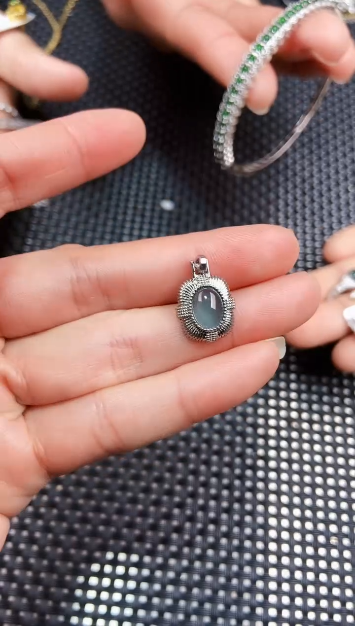 【闪购商品】翡翠吊坠(不含链)未镶嵌1111111111