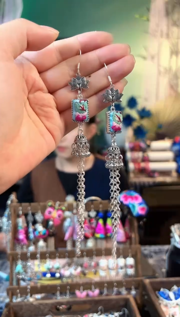 织绣彩云南阁非遗老绣612