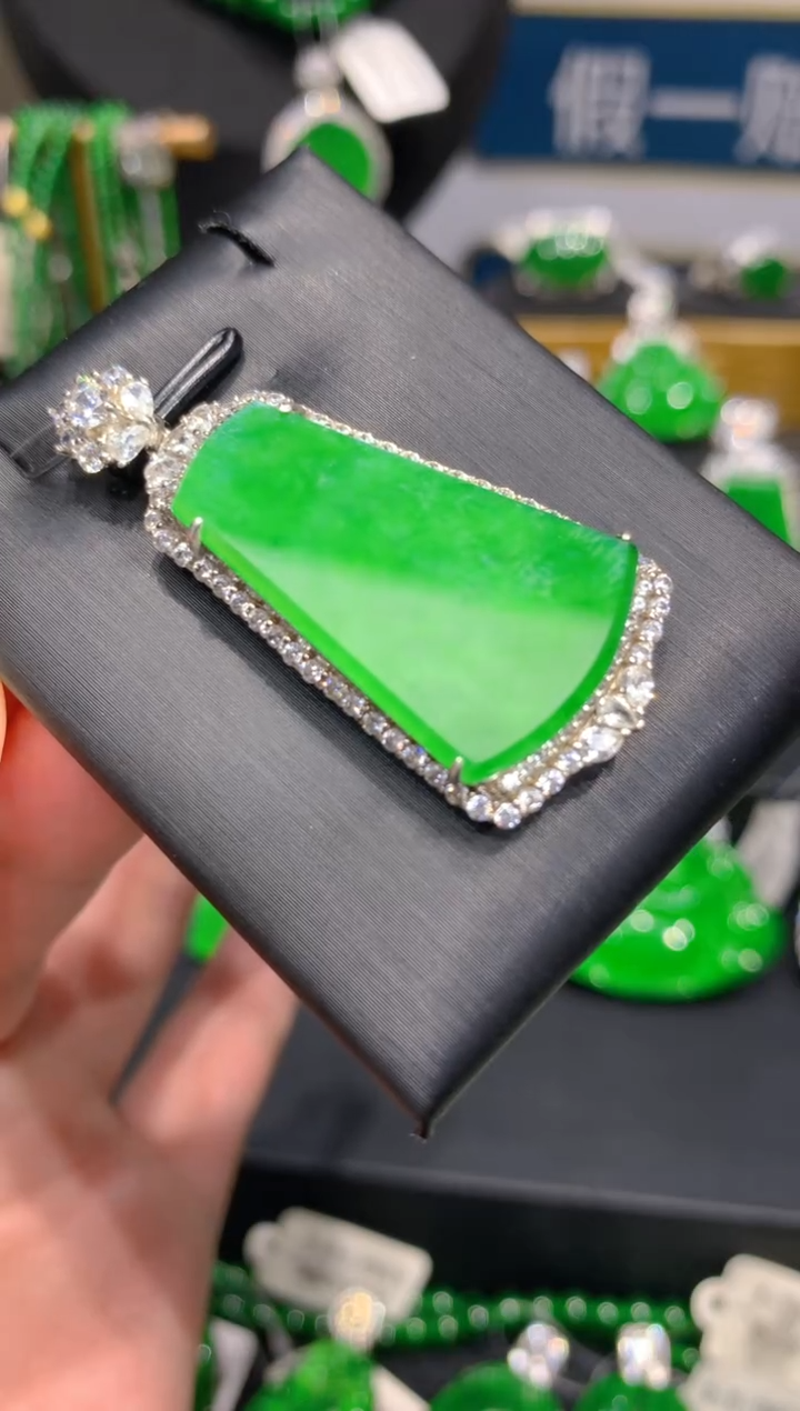 颈饰银S925镶嵌翡翠12一季