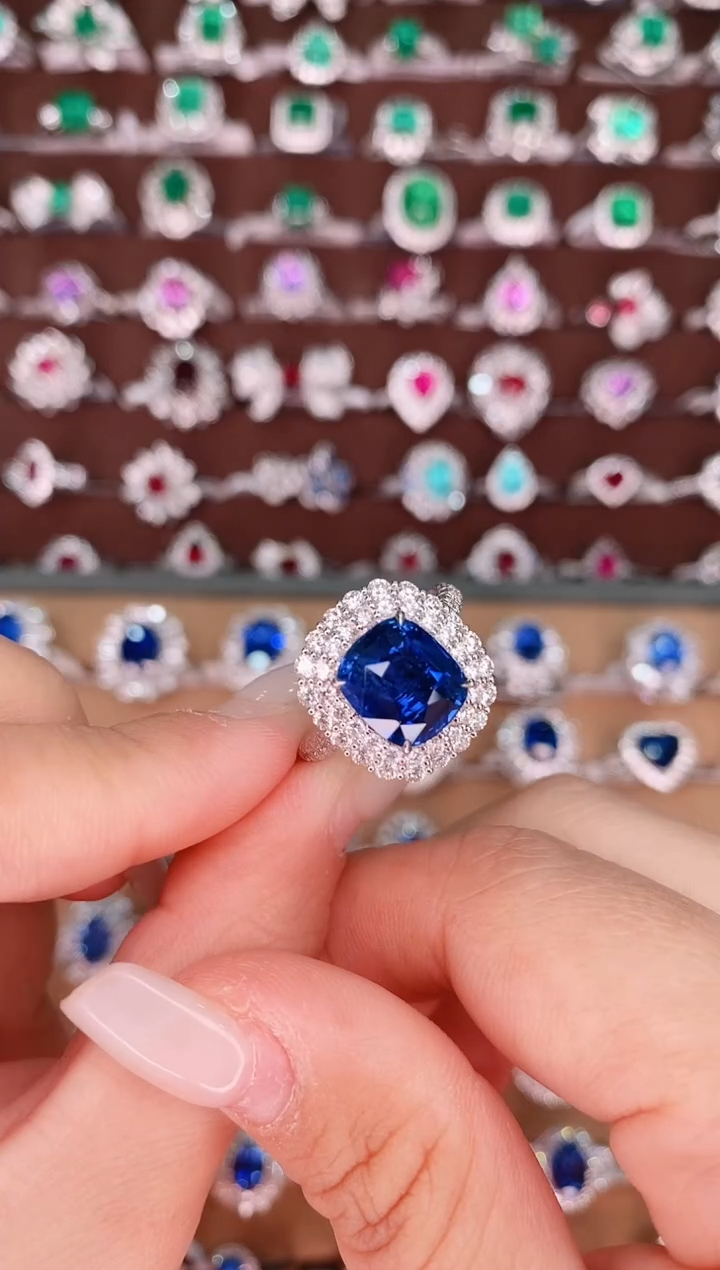 【闪购商品】蓝宝石18K金戒指18K金镶嵌4.05克拉