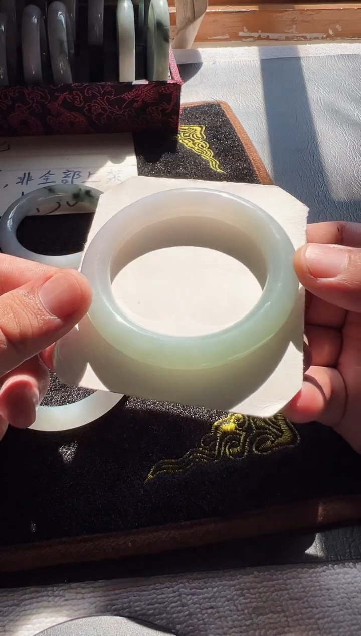 未镶嵌手镯翡翠手镯