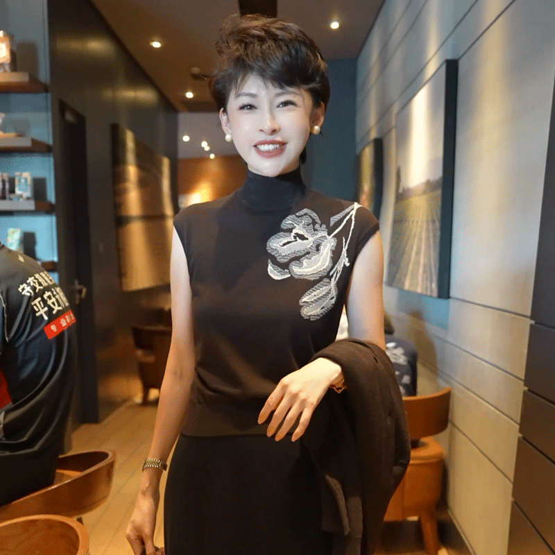 【摩登女郎】桑蚕丝+绵羊毛 中领“48支”紧密织法刺绣针织衫MG8223